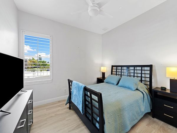 Naples Home 1025819