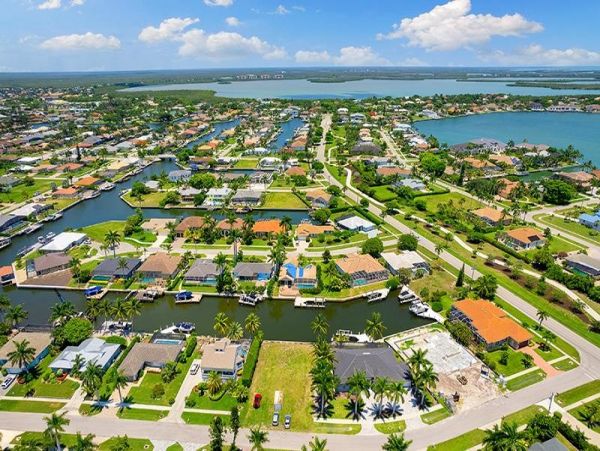 Naples Home 1025819