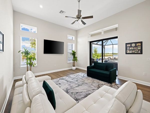 Naples Home 1025824