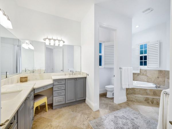 Naples Home 1025828