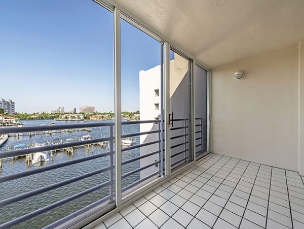 Naples Condo 1025833