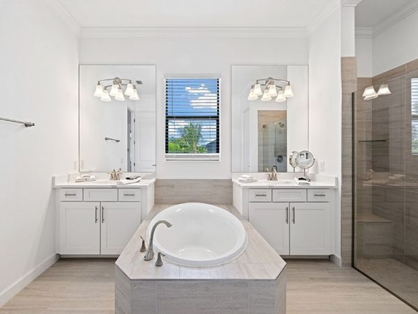 Naples Home 1025834