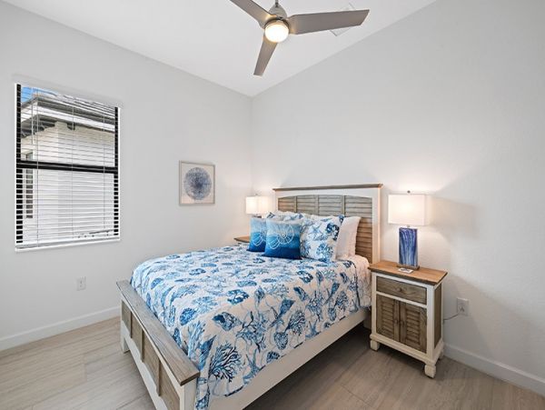 Naples Home 1025834