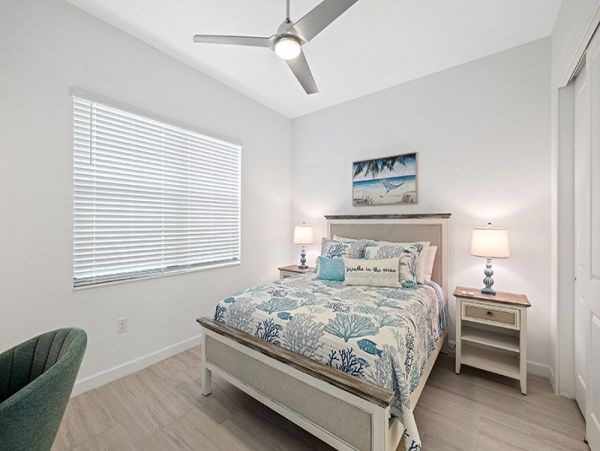 Naples Home 1025834