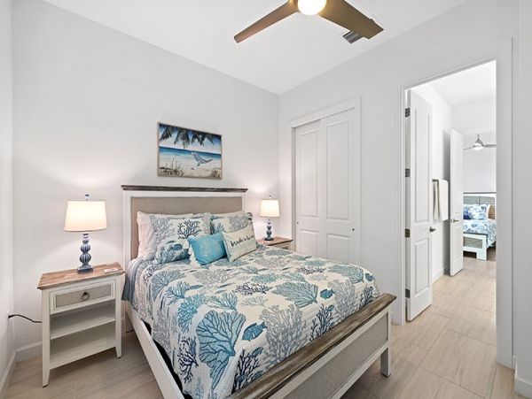Naples Home 1025834