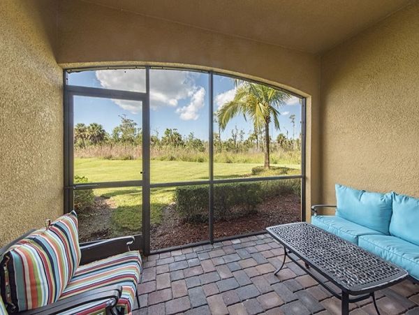 Naples Condo 1025836