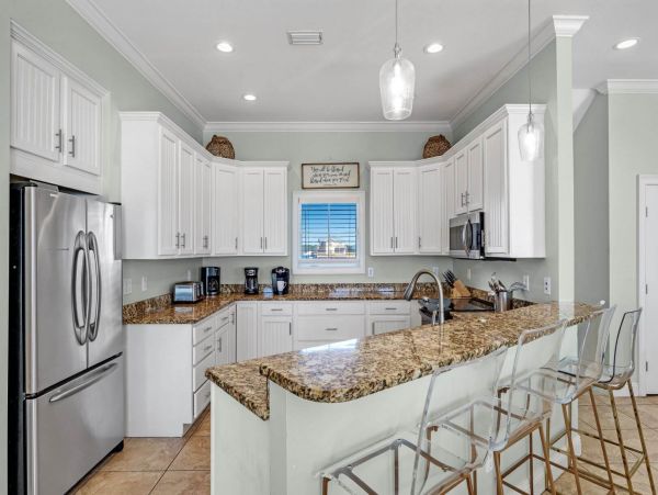 Stunning Gulf-front Vacation Rental in Gulf Shores, AL