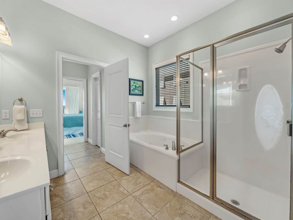 Stunning Gulf-front Vacation Rental in Gulf Shores, AL