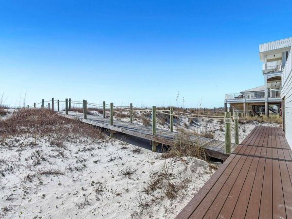 Stunning Gulf-front Vacation Rental in Gulf Shores, AL