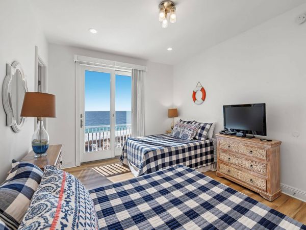 Stunning Gulf-front Vacation Rental in Gulf Shores, AL