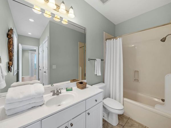 Stunning Gulf-front Vacation Rental in Gulf Shores, AL