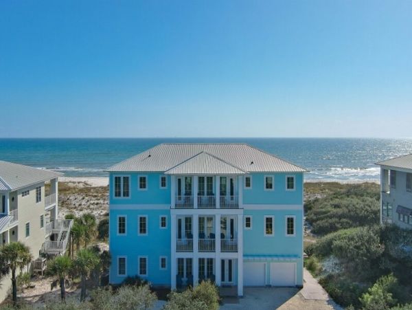 Beachfront Vacation Retreat with Full Ocean Views