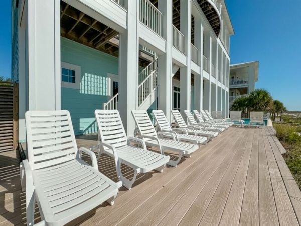 Beachfront Vacation Retreat with Full Ocean Views