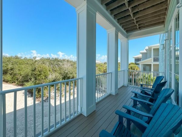 Beachfront Vacation Retreat with Full Ocean Views