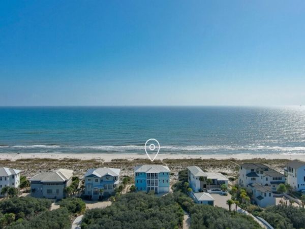 Beachfront Vacation Retreat with Full Ocean Views