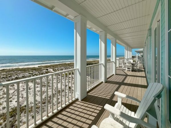 Beachfront Vacation Retreat with Full Ocean Views