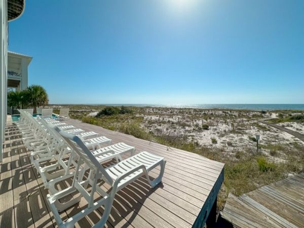 Beachfront Vacation Retreat with Full Ocean Views
