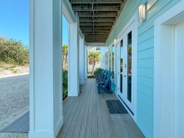 Beachfront Vacation Retreat with Full Ocean Views