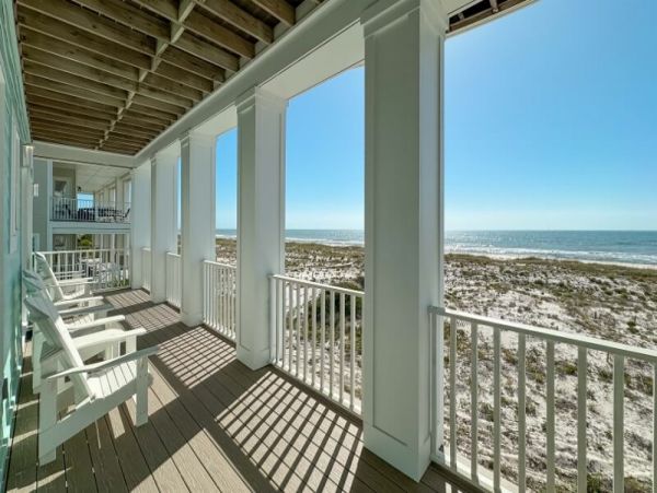Beachfront Vacation Retreat with Full Ocean Views