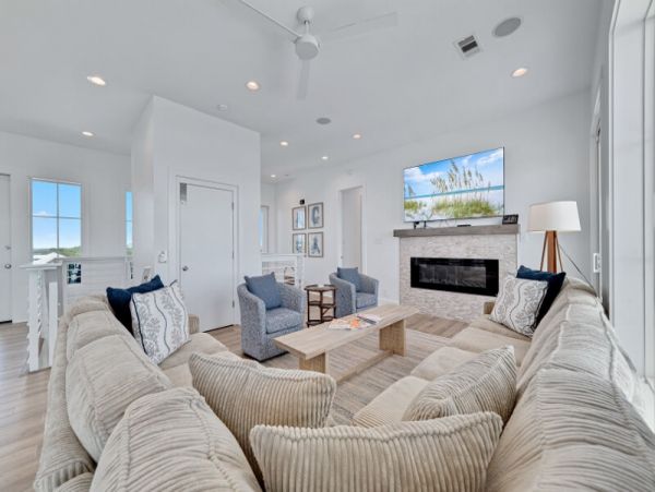 Beachfront Vacation Retreat with Full Ocean Views