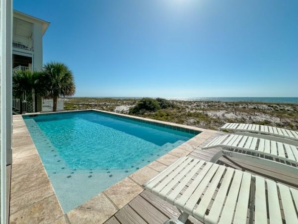 Beachfront Vacation Retreat with Full Ocean Views