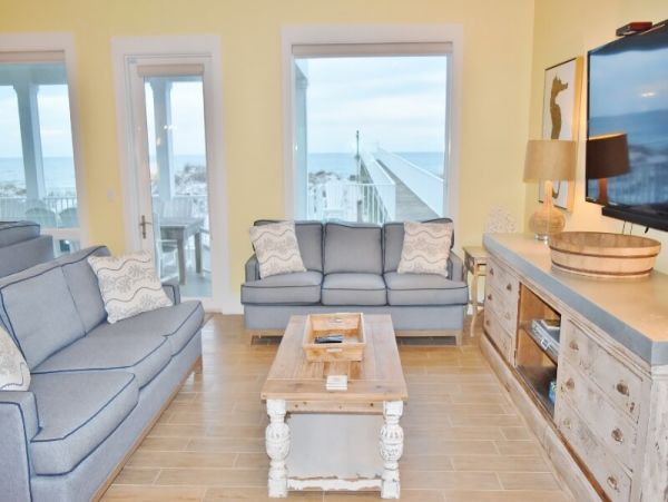 Luxurious Beachfront Home in Gulf Shores - Private Pool & Concierge Services