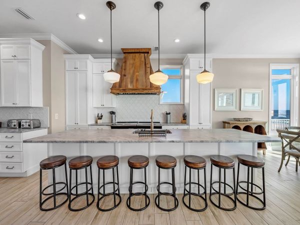 Beachfront Vacation Rental with 7 Bedrooms & Private Pool