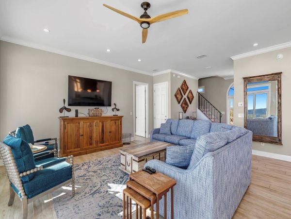 Beachfront Vacation Rental with 7 Bedrooms & Private Pool