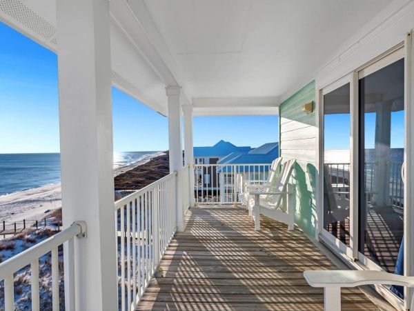Beachfront Vacation Rental with 7 Bedrooms & Private Pool