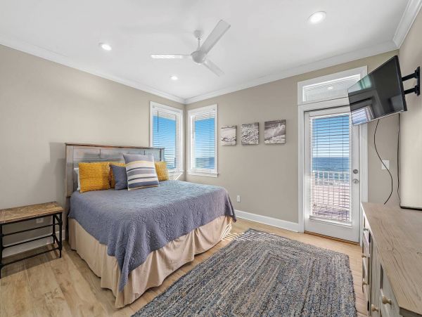 Beachfront Vacation Rental with 7 Bedrooms & Private Pool