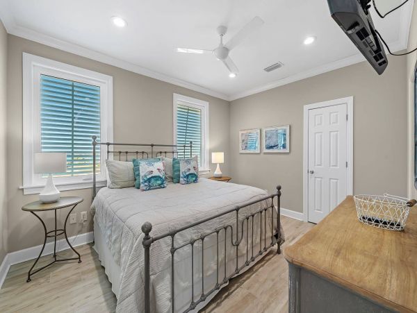 Beachfront Vacation Rental with 7 Bedrooms & Private Pool