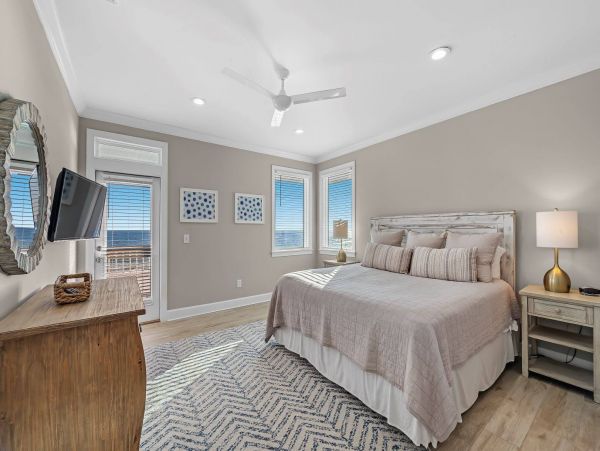 Beachfront Vacation Rental with 7 Bedrooms & Private Pool