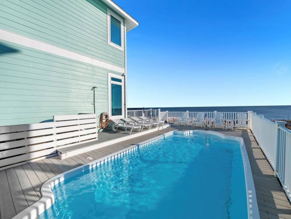 Beachfront Vacation Rental with 7 Bedrooms & Private Pool