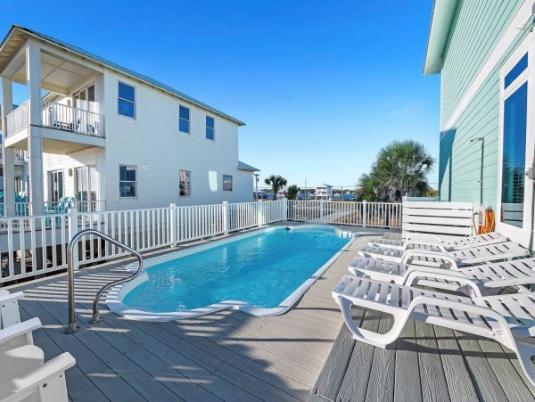 Beachfront Vacation Rental with 7 Bedrooms & Private Pool