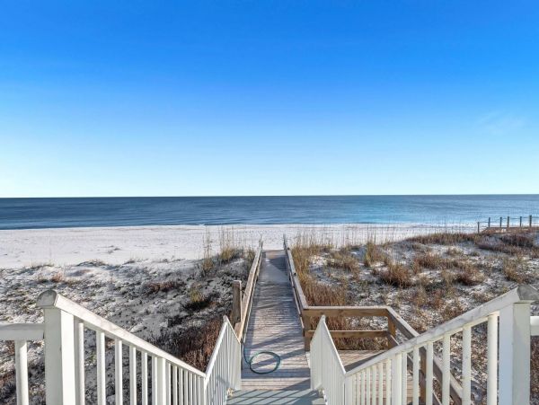 Beachfront Vacation Rental with 7 Bedrooms & Private Pool