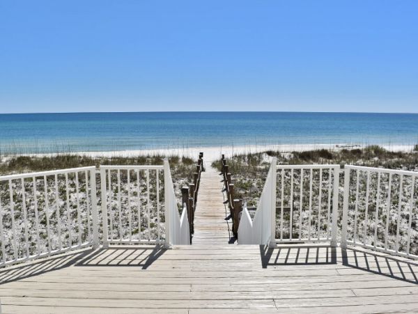 Beachfront Vacation Rental with 7 Bedrooms & Private Pool