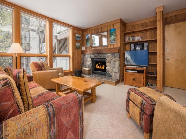 Ski in - Ski out Jackson Vacation Condo Sleeps 5 Guests