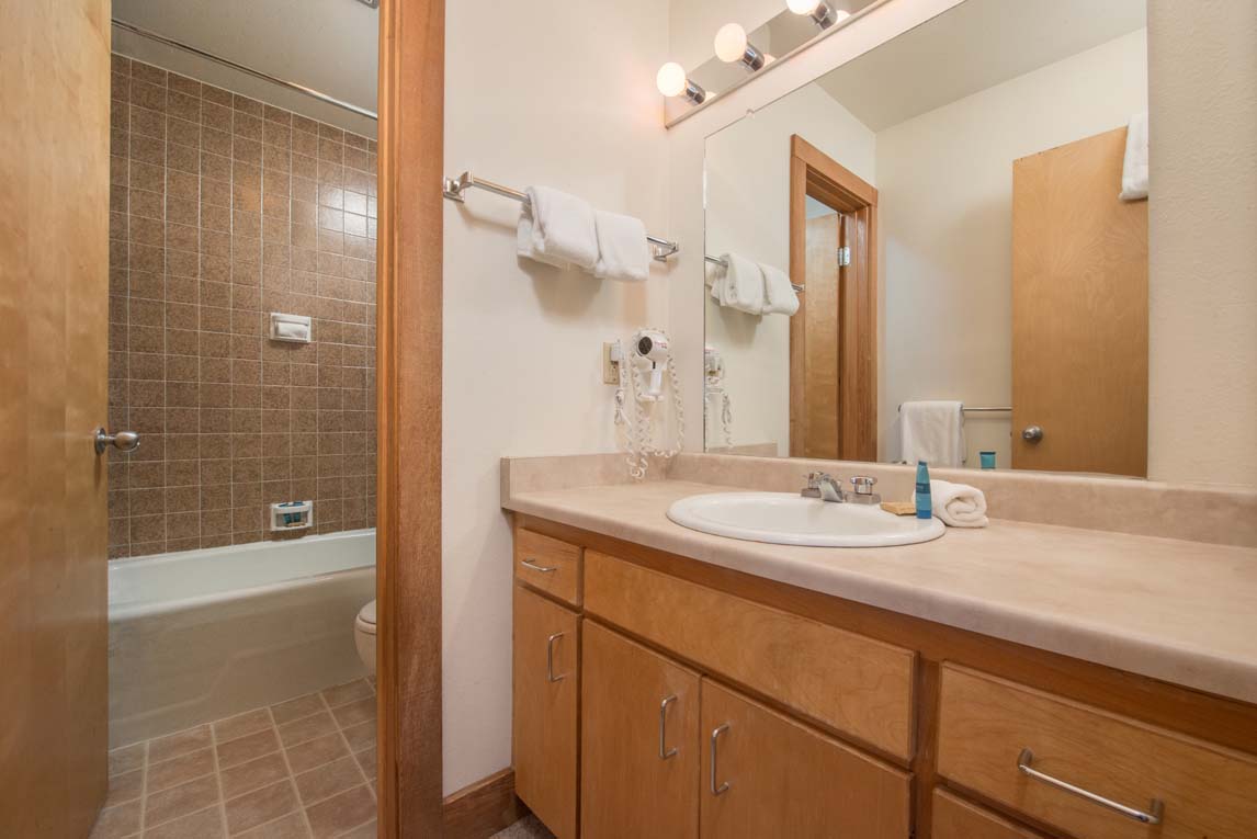 Ski in - Ski out Jackson Vacation Condo Sleeps 5 Guests