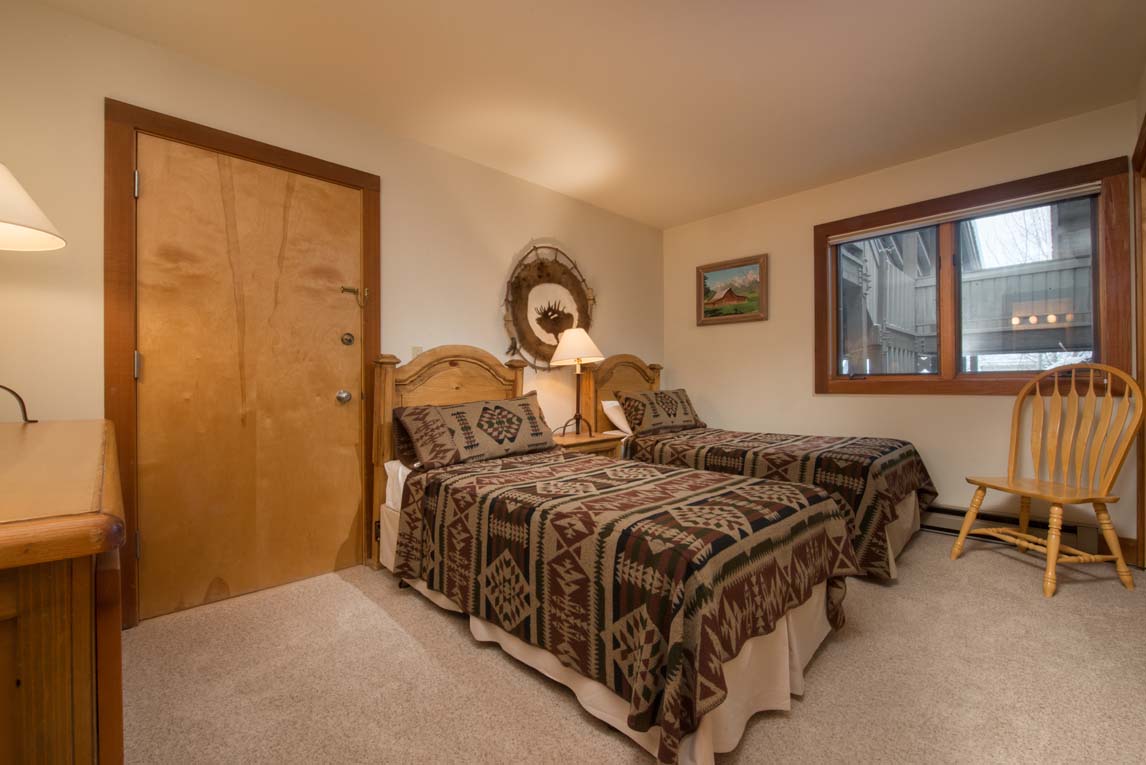 Ski in - Ski out Jackson Vacation Condo Sleeps 5 Guests
