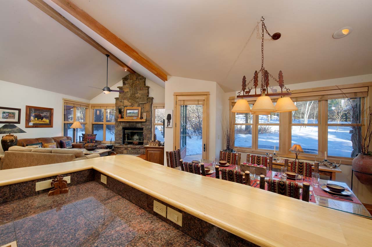 Slopeside Location with lift access to base