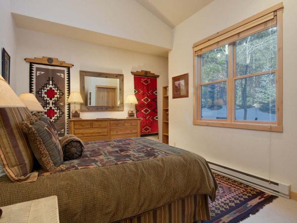 Slopeside Location with lift access to base