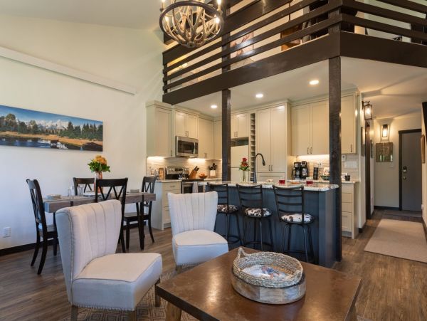 Amazing Vacation Condo  Sleeps 7 Guests.