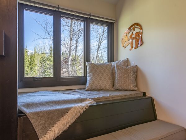 Amazing Vacation Condo  Sleeps 7 Guests.