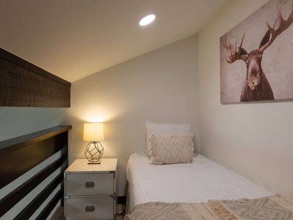 Amazing Vacation Condo  Sleeps 7 Guests.