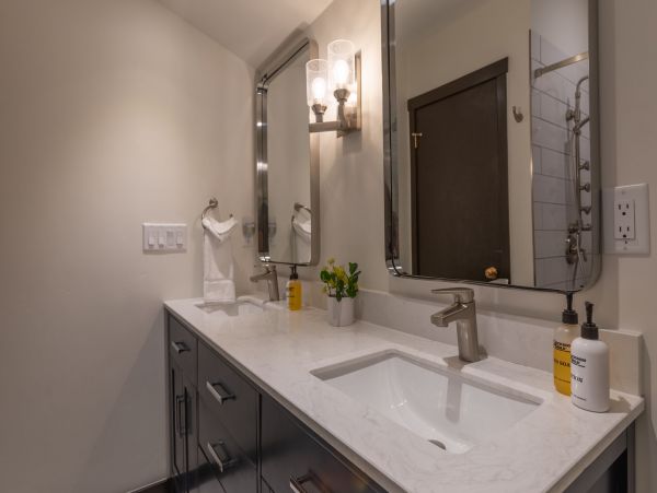Amazing Vacation Condo  Sleeps 7 Guests.