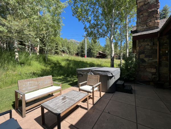 Short stroll away from Teton village