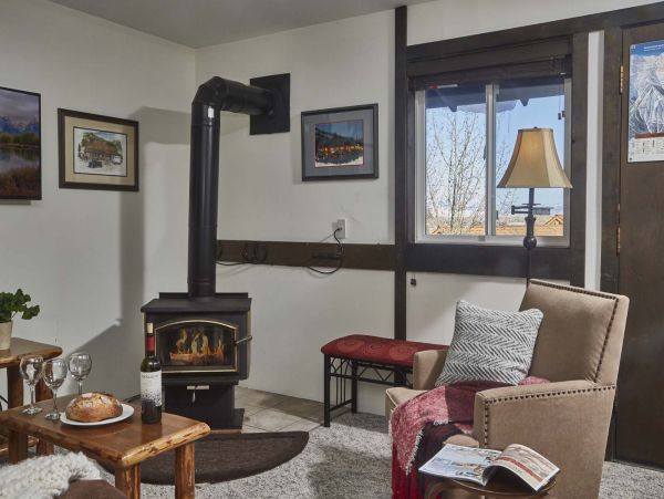Teton Village Two Bedroom Condo, Walk to Lift.