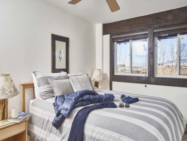 Teton Village Two Bedroom Condo, Walk to Lift.