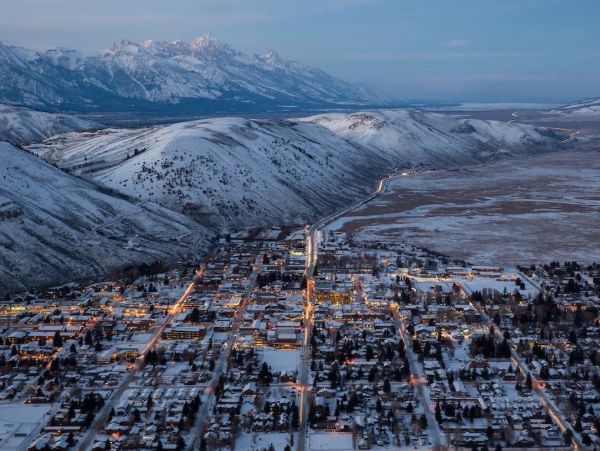 Teton Village Two Bedroom Condo, Walk to Lift.