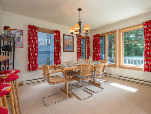 NEW ARRIVAL Walk to Lift Dining & Shopping Teton Village